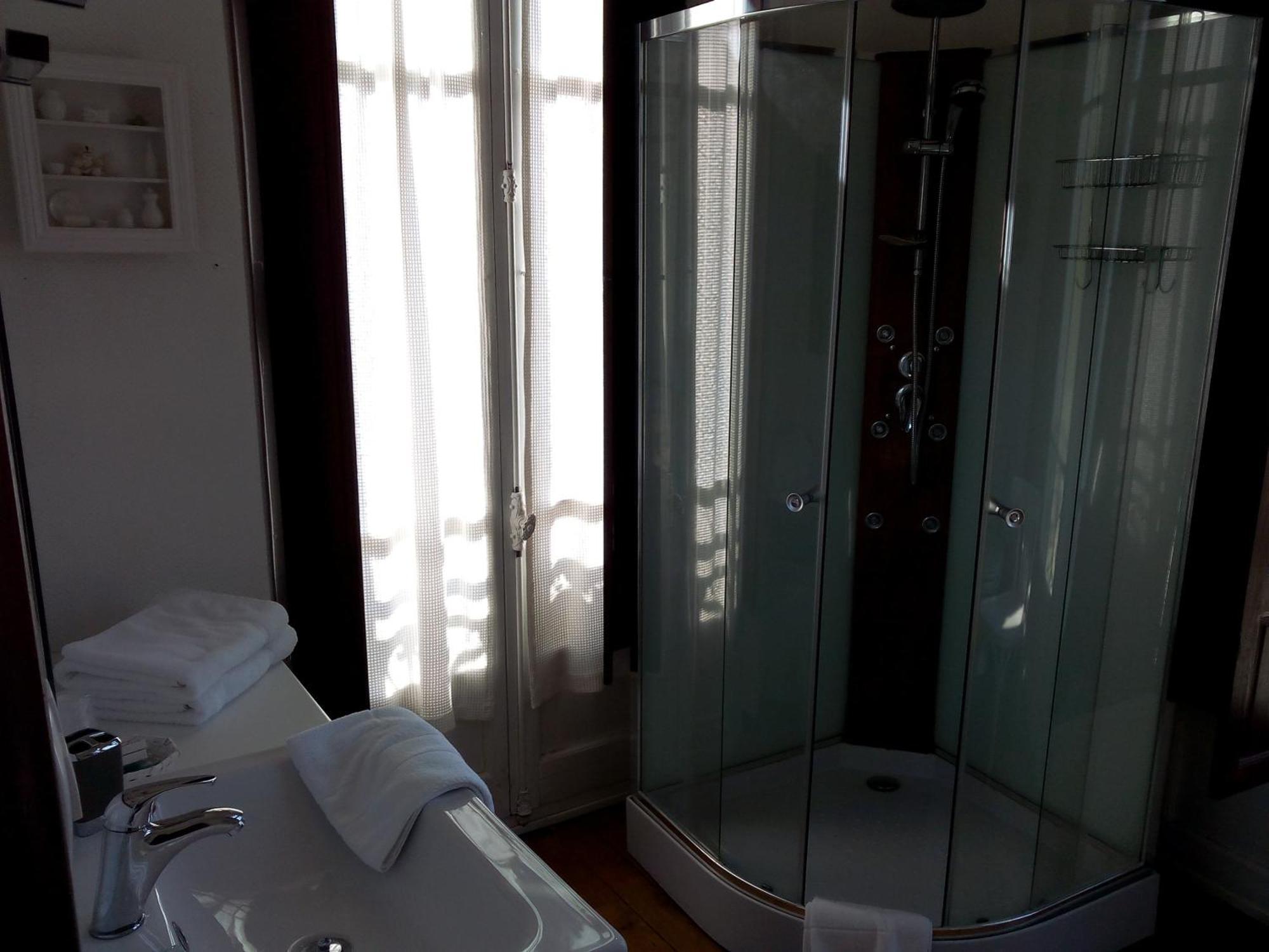 Castel De La Pique Bed & Breakfast Bagnères-de-Luchon Eksteriør bilde