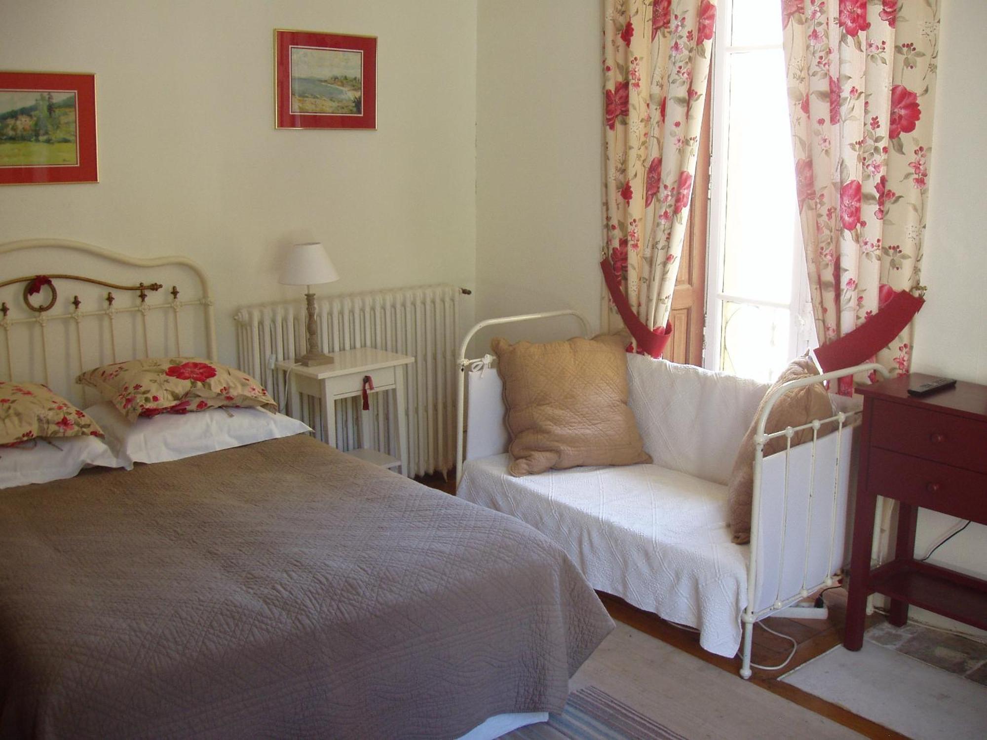 Castel De La Pique Bed & Breakfast Bagnères-de-Luchon Eksteriør bilde