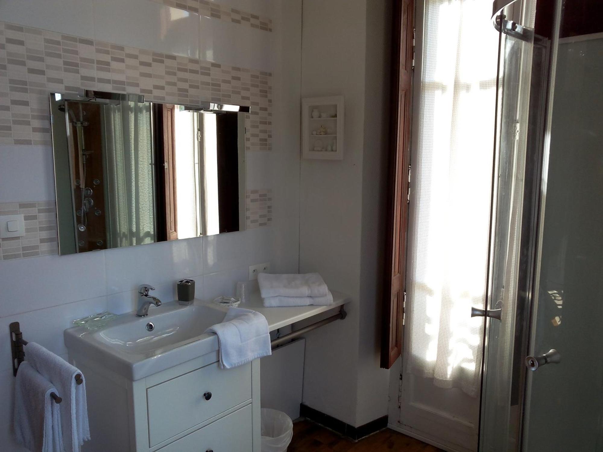 Castel De La Pique Bed & Breakfast Bagnères-de-Luchon Eksteriør bilde