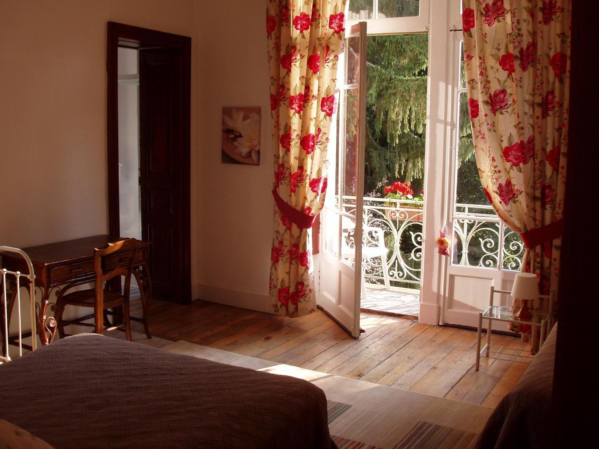 Castel De La Pique Bed & Breakfast Bagnères-de-Luchon Rom bilde
